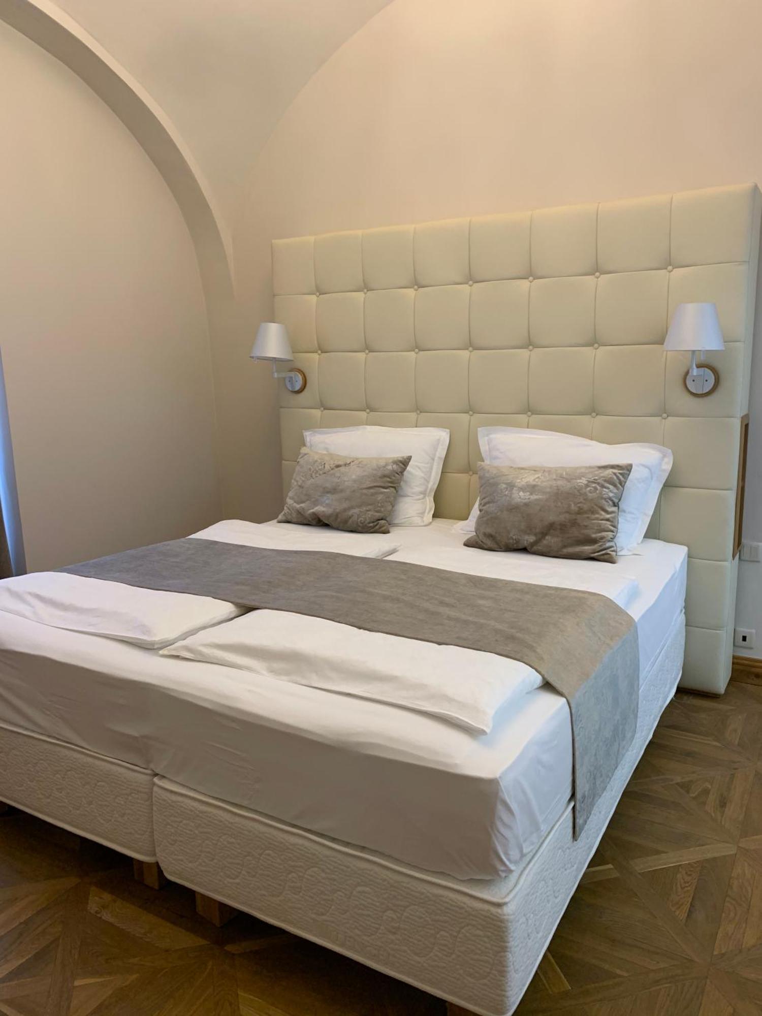 Zamek Ratmerice - Hotel & Resort Luaran gambar