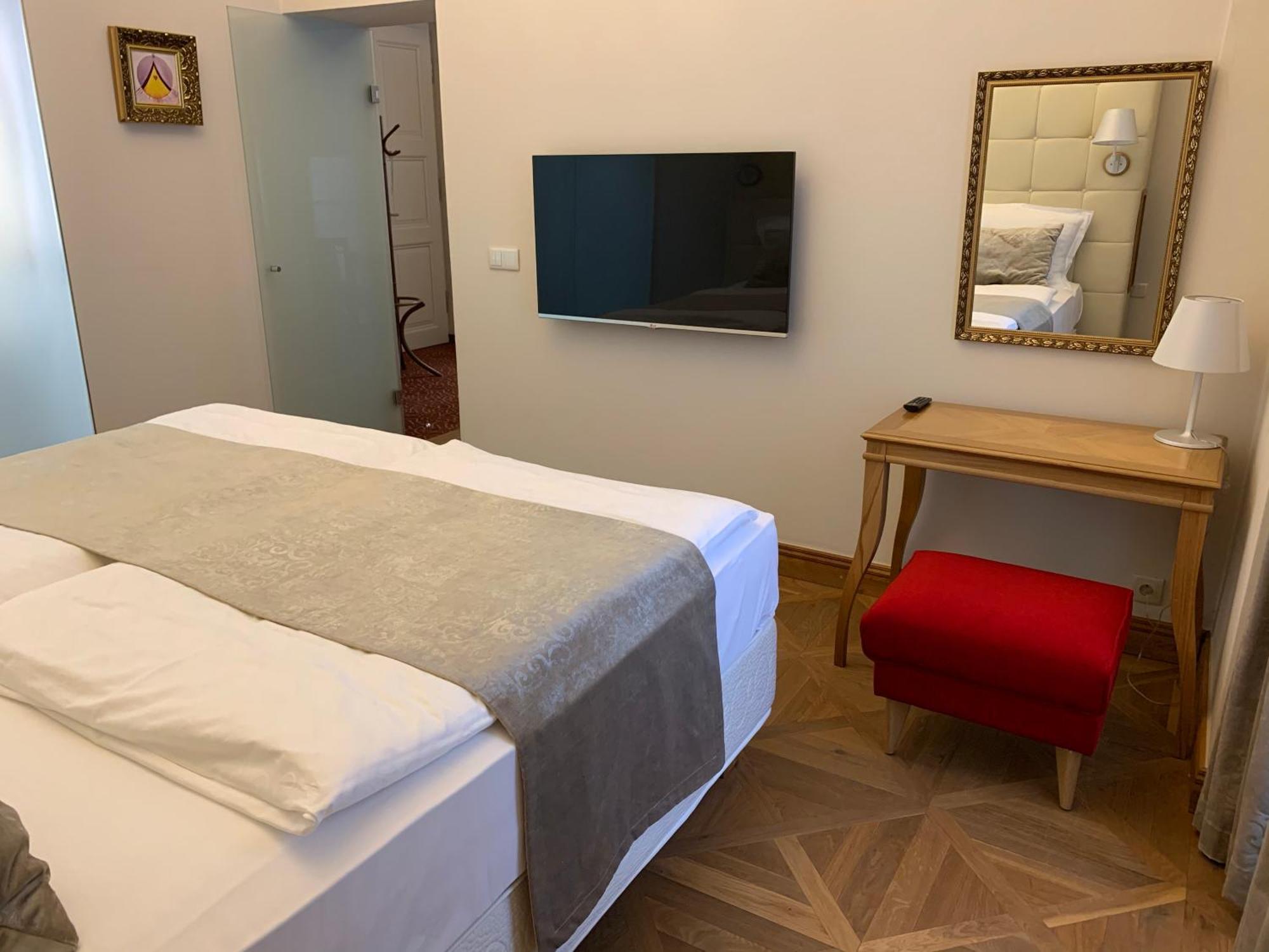 Zamek Ratmerice - Hotel & Resort Luaran gambar