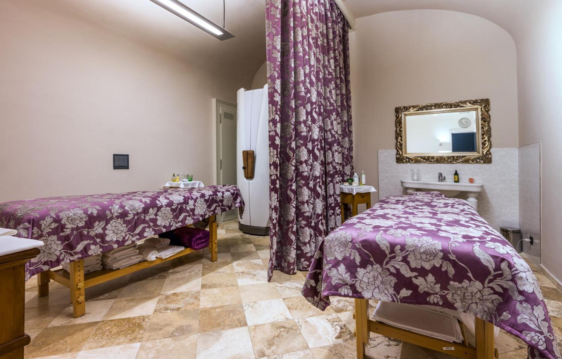 Zamek Ratmerice - Hotel & Resort Luaran gambar
