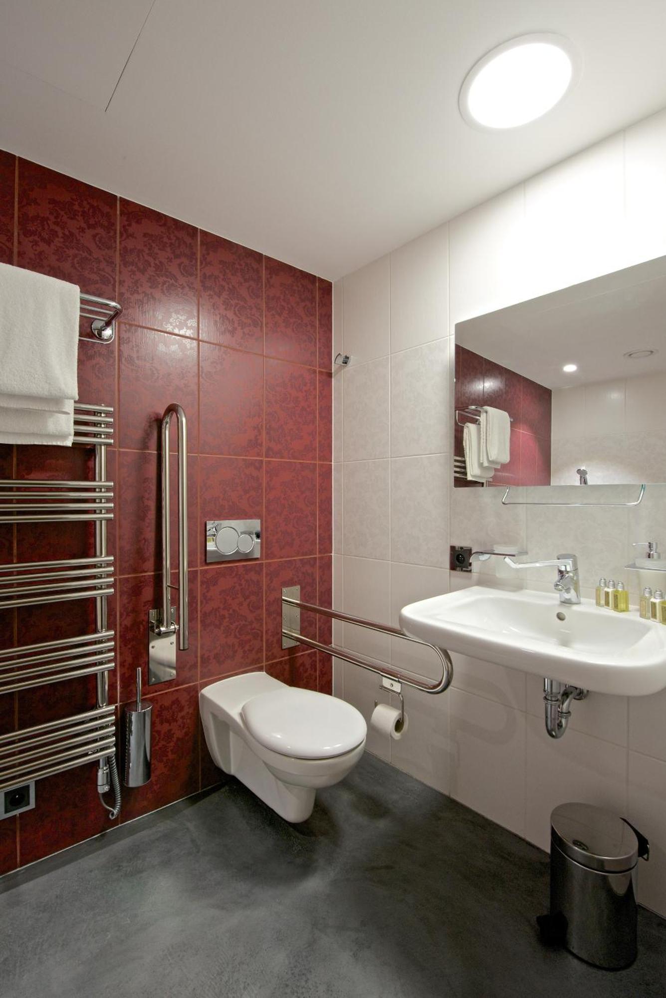Zamek Ratmerice - Hotel & Resort Luaran gambar