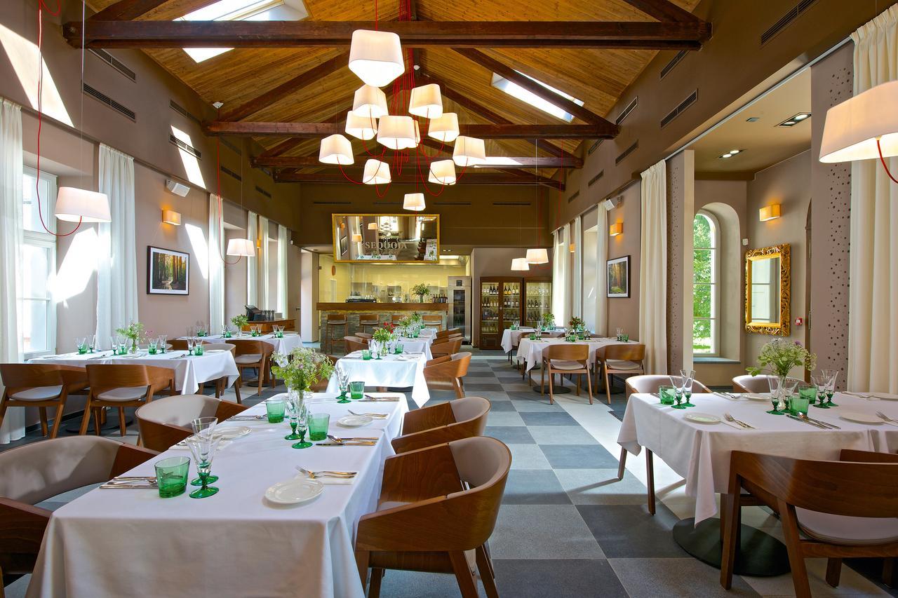 Zamek Ratmerice - Hotel & Resort Luaran gambar