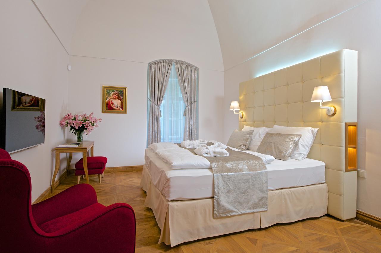 Zamek Ratmerice - Hotel & Resort Luaran gambar