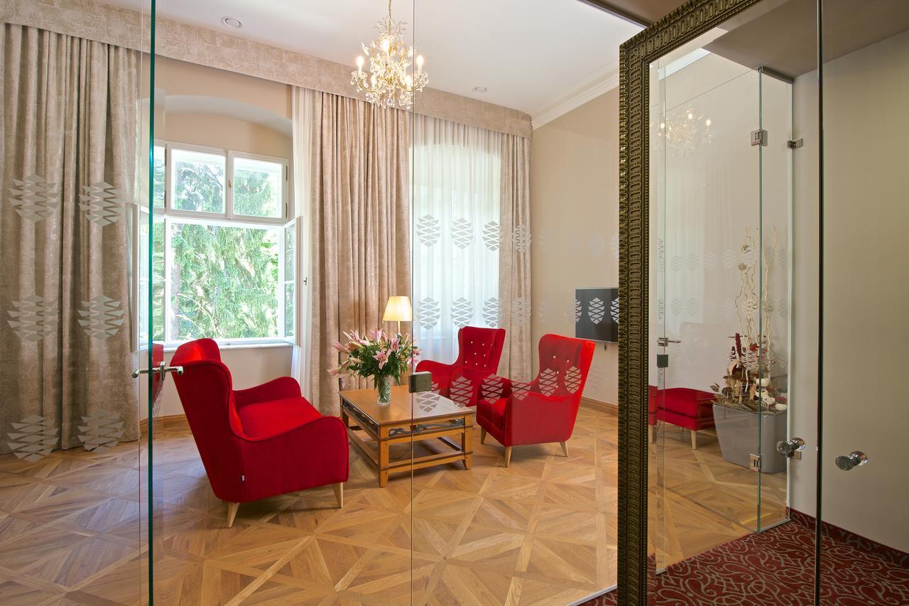 Zamek Ratmerice - Hotel & Resort Luaran gambar